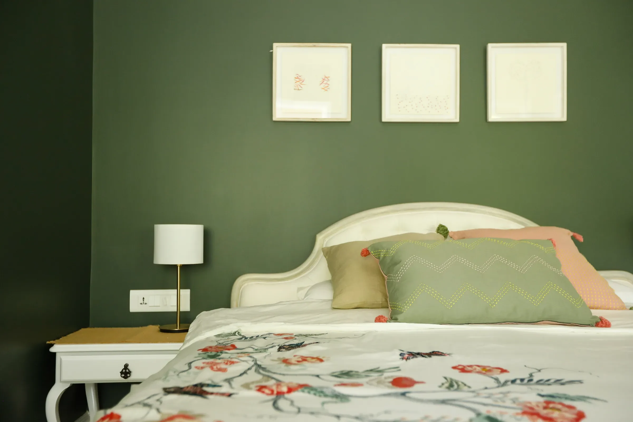 The green guest bedroom at the Coonoor bungalow
