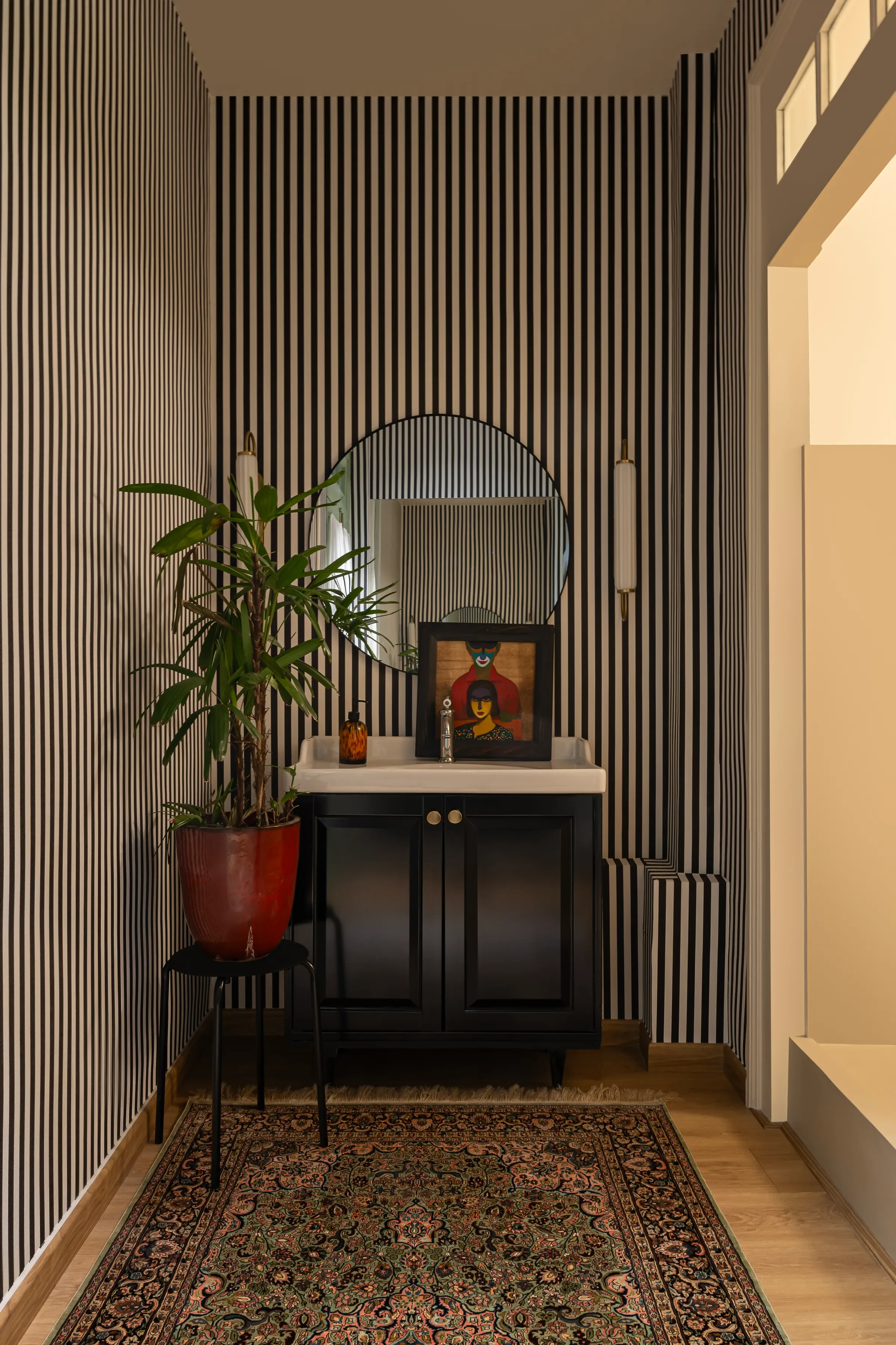 A striped passage and its console at Tranquila