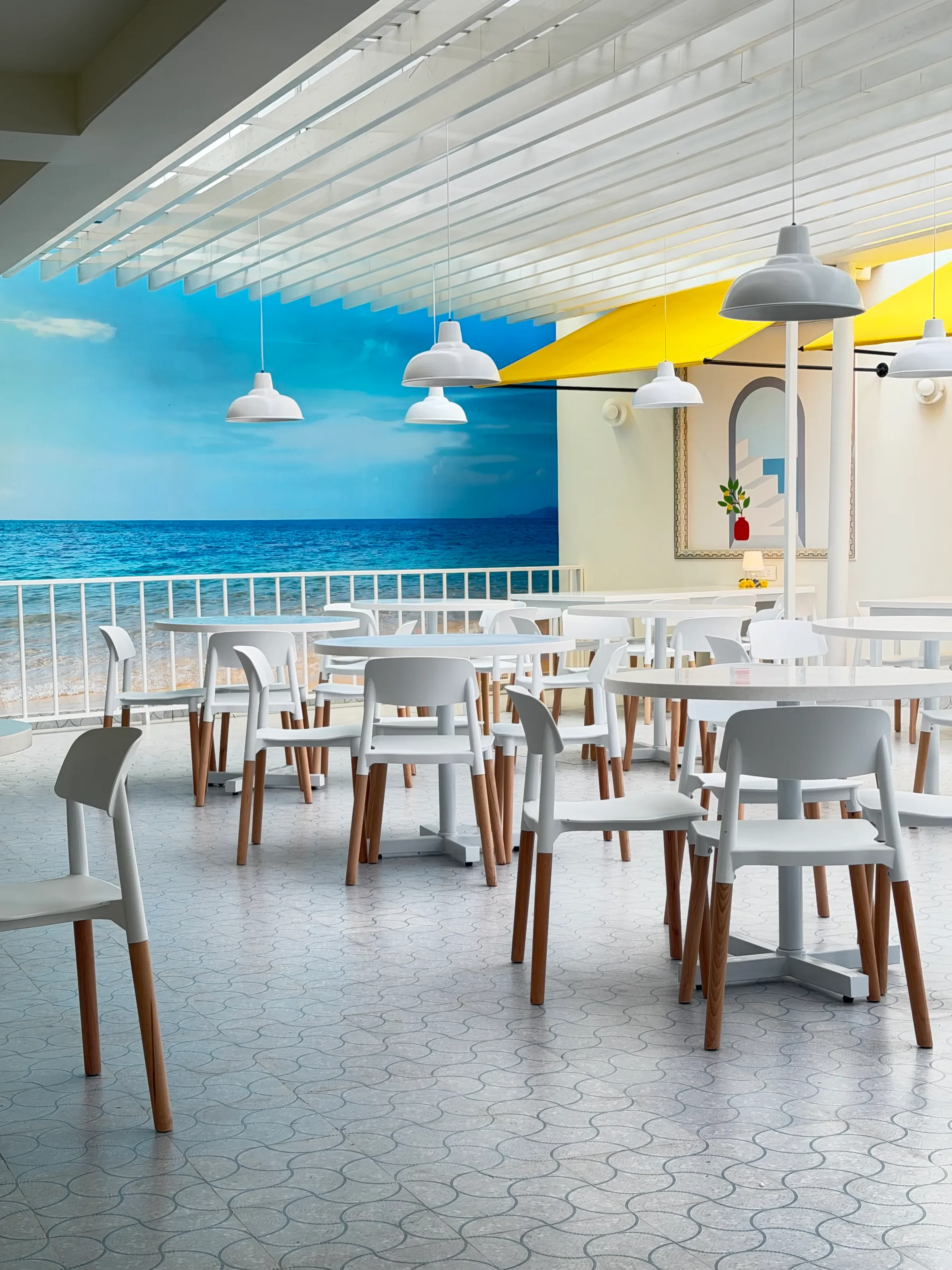 The Seagull Cafe seen along the banquette